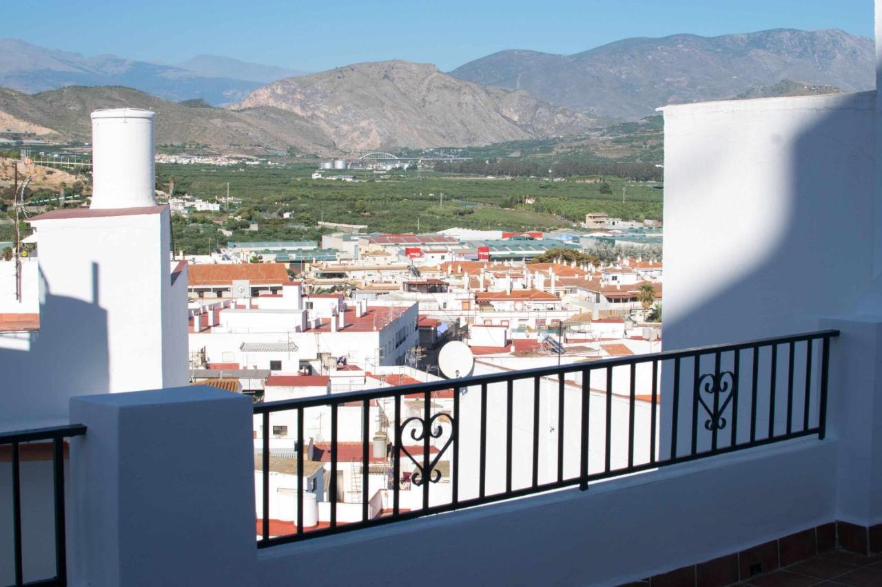 Casa Con Terraza Y Patio Privado En Salobrena Villa Екстериор снимка