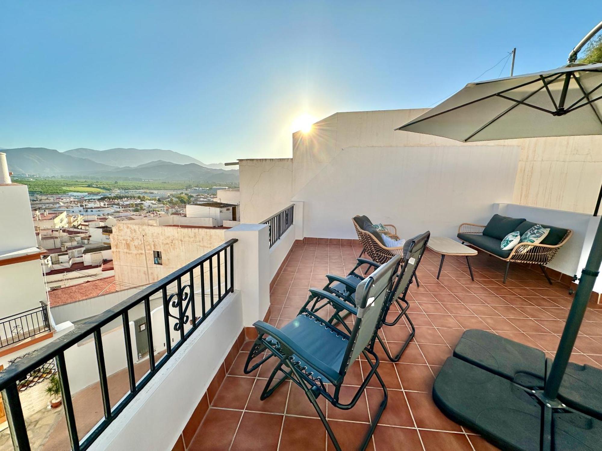 Casa Con Terraza Y Patio Privado En Salobrena Villa Екстериор снимка