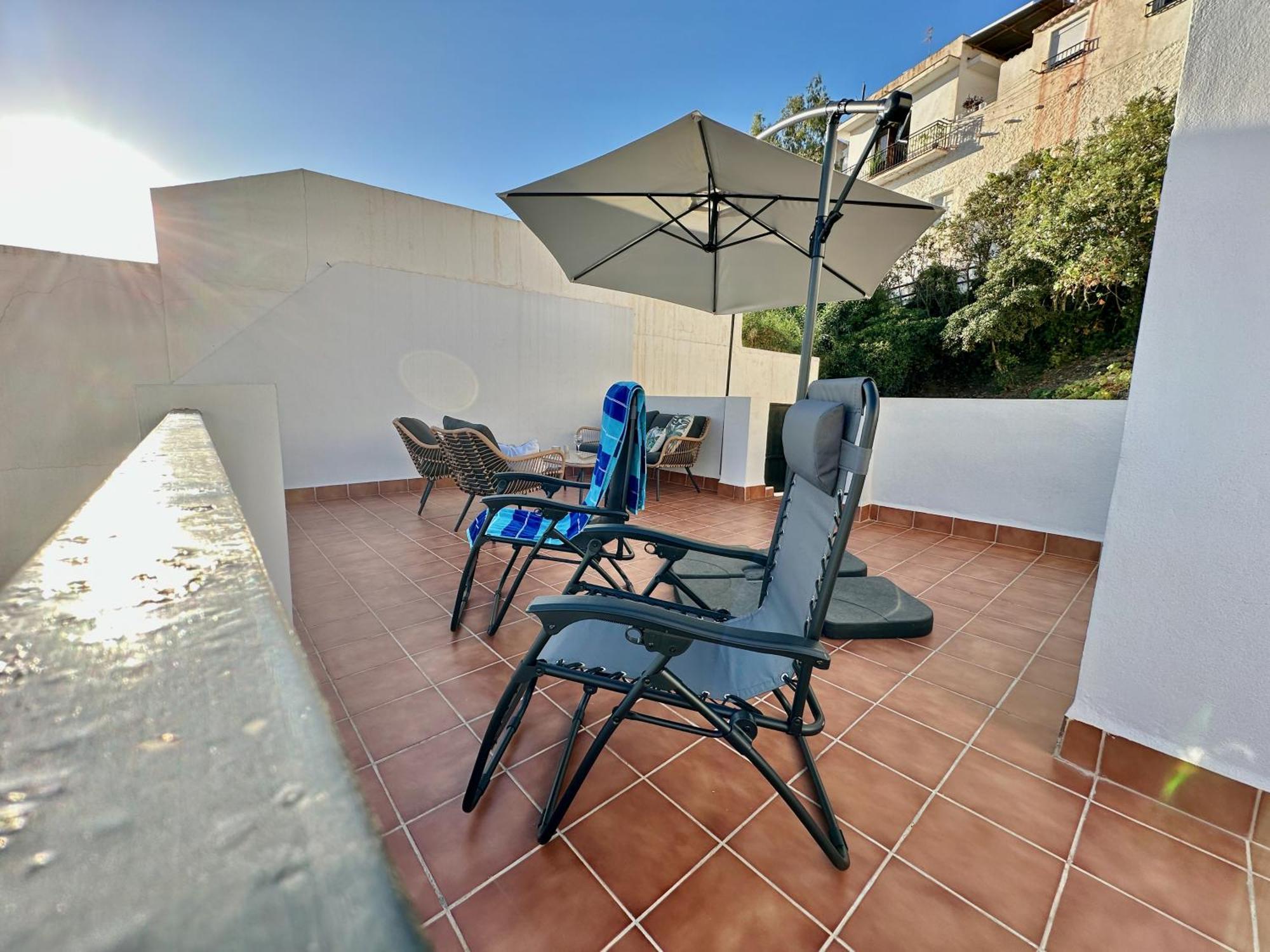 Casa Con Terraza Y Patio Privado En Salobrena Villa Екстериор снимка